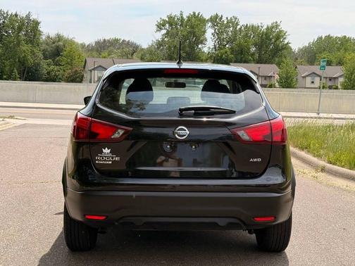 Black 2019 Nissan Rogue Sport S
