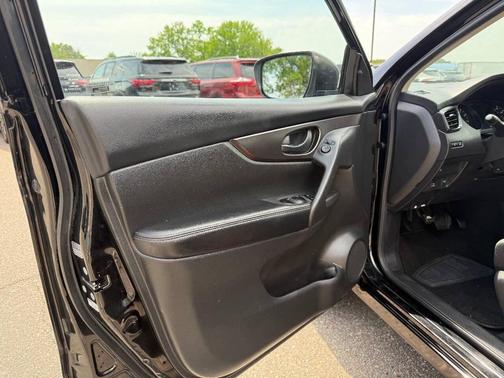 Black 2019 Nissan Rogue Sport S