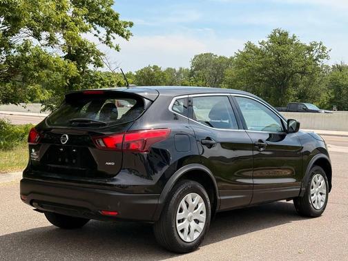 Black 2019 Nissan Rogue Sport S