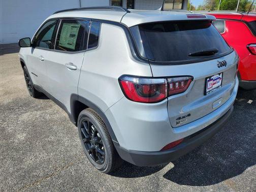 Silver Zynith 2026 Jeep Compass Latitude
