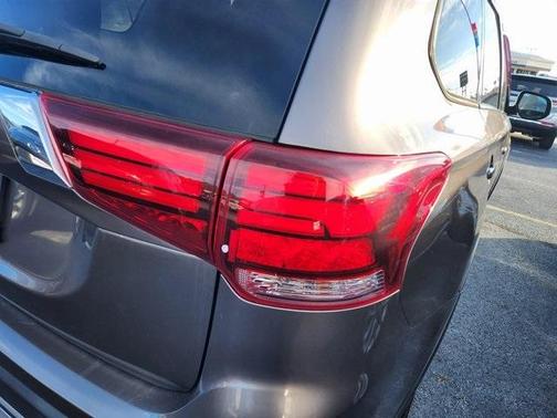 2020 Mitsubishi Outlander ES