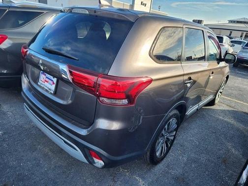 2020 Mitsubishi Outlander ES