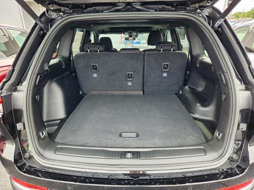 Diamond Black 2025 Jeep Grand Cherokee Laredo X