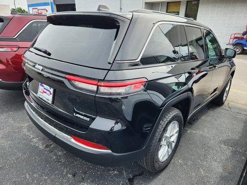 Diamond Black 2025 Jeep Grand Cherokee Laredo X
