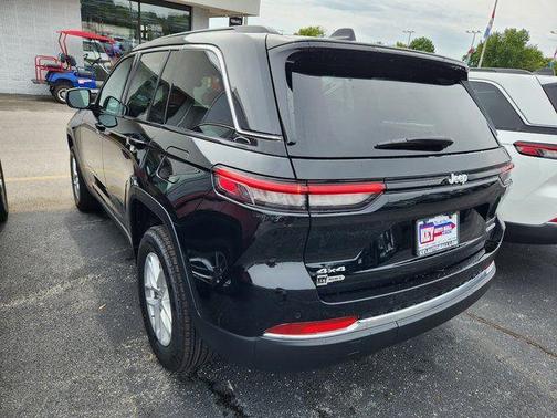 Diamond Black 2025 Jeep Grand Cherokee Laredo X