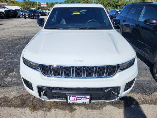 Bright White Clearcoat 2025 Jeep Grand Cherokee Overland