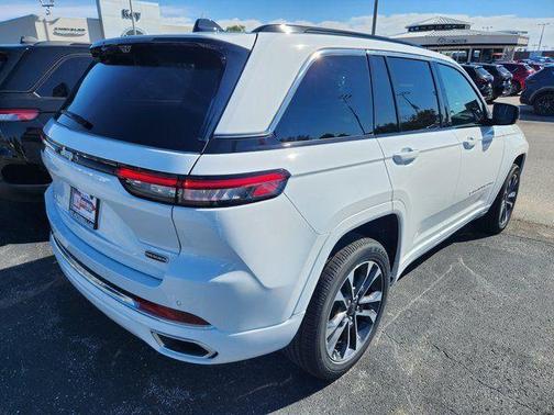 Bright White Clearcoat 2025 Jeep Grand Cherokee Overland
