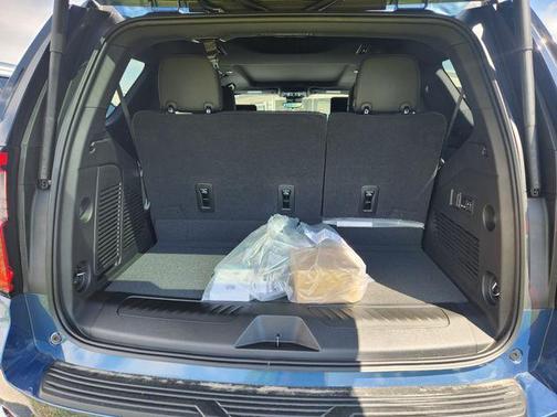 Metallic 2026 GMC Yukon Elevation