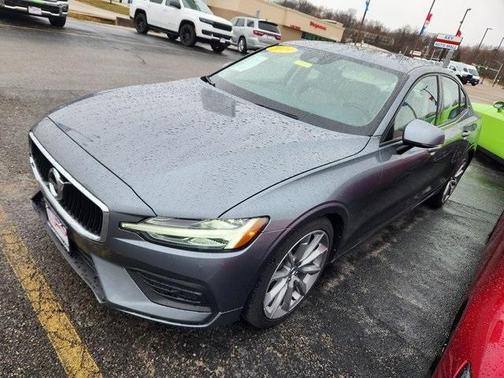 2019 Volvo S60 T6 Momentum