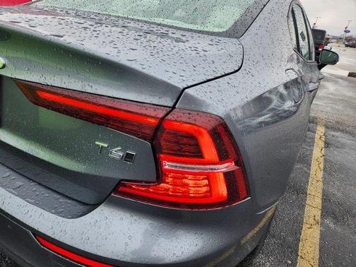 2019 Volvo S60 T6 Momentum