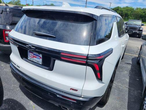 Summit White 2024 Chevrolet Traverse RS