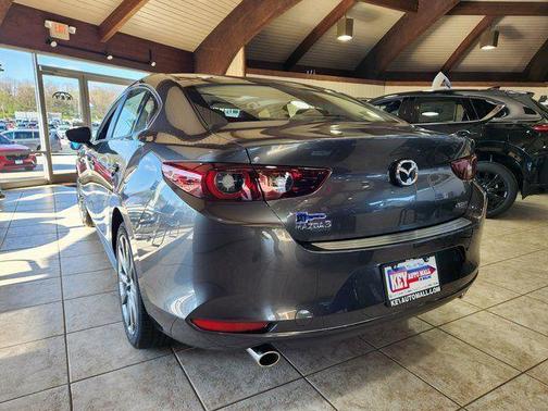 2025 Mazda Mazda3 FWD w/Preferred Package