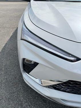 White Frost Tri-Coat 2024 Buick Envista Avenir