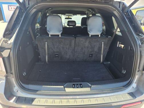 Gray Metallic 2025 Ford Explorer ST-Line