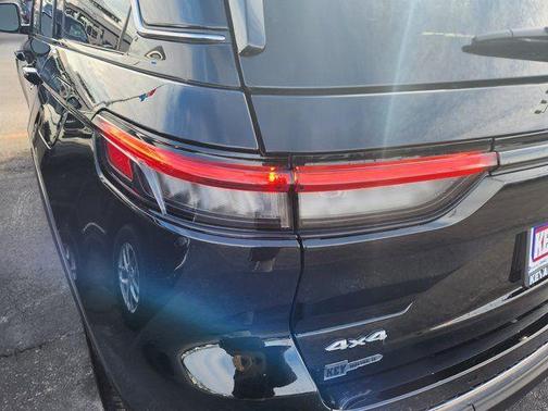 2026 Jeep Grand Cherokee Laredo