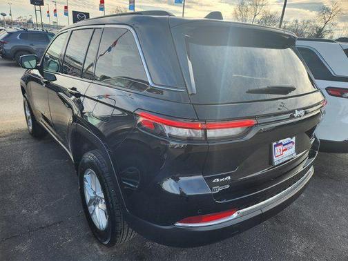 2026 Jeep Grand Cherokee Laredo