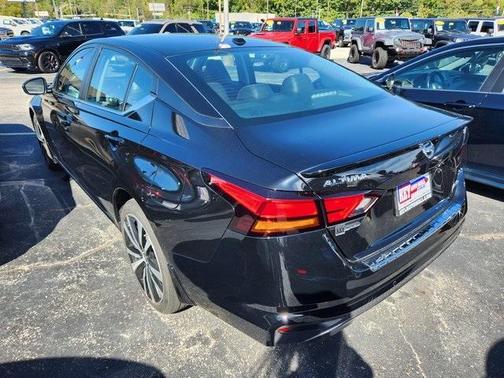 2021 Nissan Altima 2.5 SR