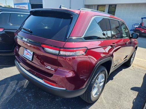 2025 Jeep Grand Cherokee Laredo