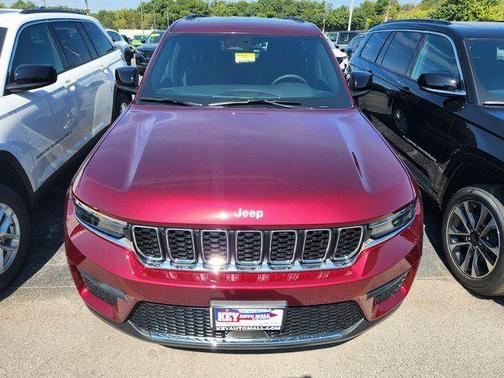 2025 Jeep Grand Cherokee Laredo