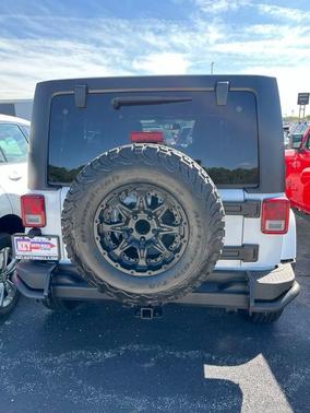 Bright White Clearcoat 2016 Jeep Wrangler Sahara