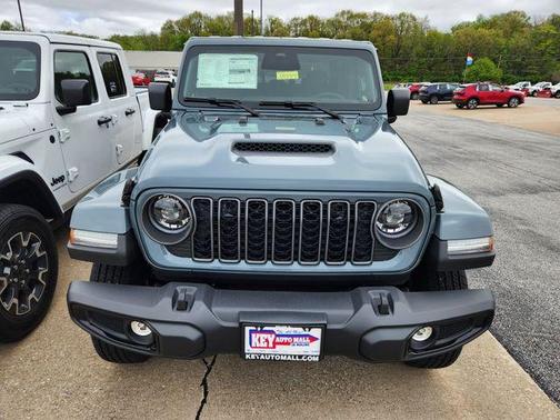 Anvil Clearcoat 2026 Jeep Gladiator Sport
