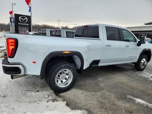 2026 GMC Sierra 3500 SLT