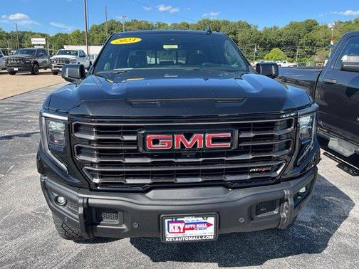 Onyx Black 2023 GMC Sierra 1500 AT4X