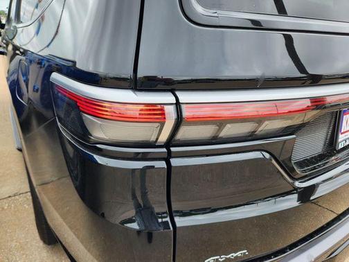 Gloss Black 2026 Jeep Grand Wagoneer L
