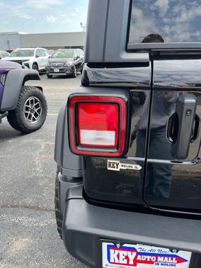 Black Clearcoat 2022 Jeep Wrangler Rubicon
