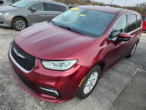 2023 Chrysler Pacifica Touring-L
