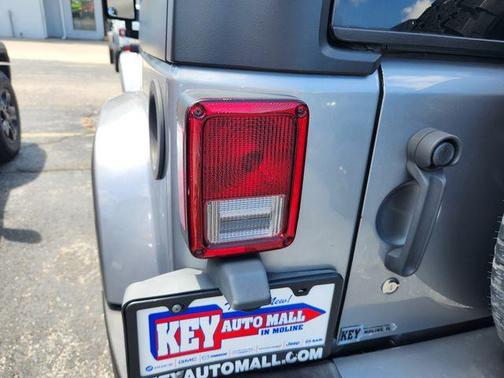Billet Silver Metallic Clearcoat 2017 Jeep Wrangler Sahara