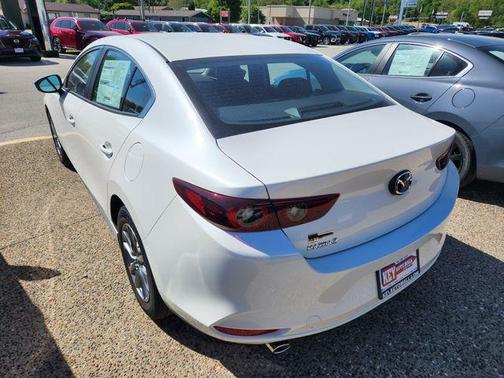 Snowflake White Pearl 2026 Mazda Mazda3 2.5 S