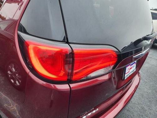 2018 Chrysler Pacifica Touring-L Plus