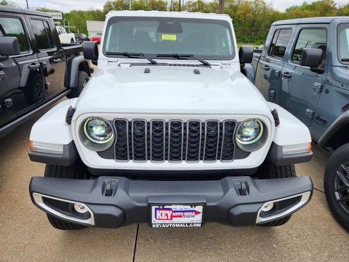 Bright White Clearcoat 2026 Jeep Gladiator Sport