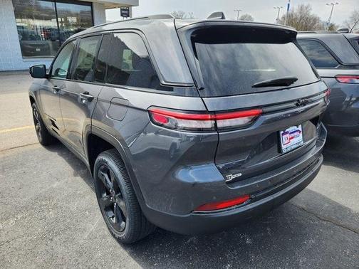 2025 Jeep Grand Cherokee Laredo