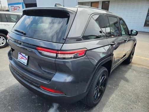 2025 Jeep Grand Cherokee Laredo