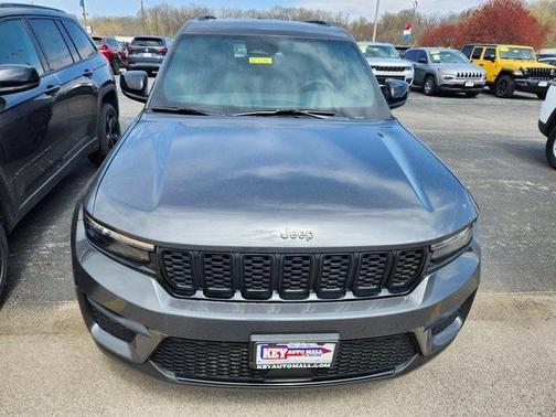 2025 Jeep Grand Cherokee Laredo