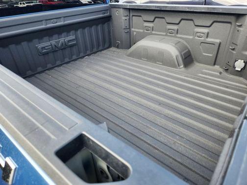 Metallic 2024 GMC Sierra 1500 SLT