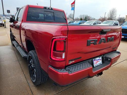 Molten Red Pearlcoat 2026 RAM 2500 Big Horn