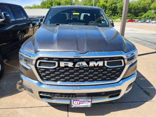 Granite Crystal Clearcoat Metallic 2026 RAM 1500 Big Horn/Lone Star
