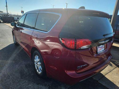 2026 Chrysler Voyager LX