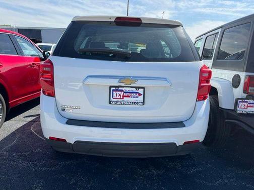 Summit White 2017 Chevrolet Equinox LS