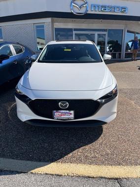 Snowflake White Pearl Mica 2026 Mazda Mazda3 2.5 S Preferred