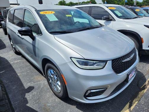 Silver Mist Clearcoat 2024 Chrysler Pacifica Touring-L