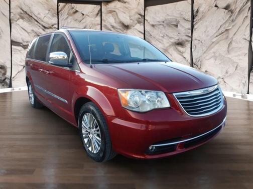2013 Chrysler Town & Country Touring