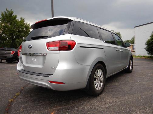 2016 Kia Sedona LX