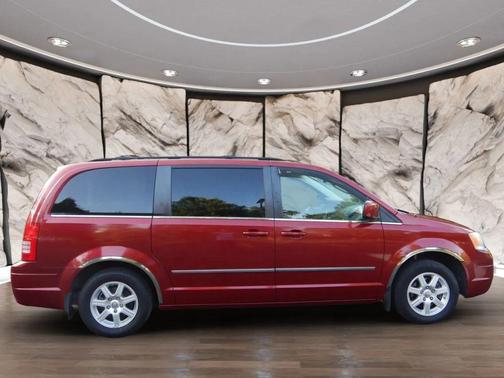 2010 Chrysler Town & Country Touring