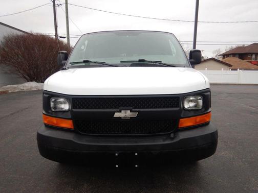 2009 Chevrolet Express 1500 Base