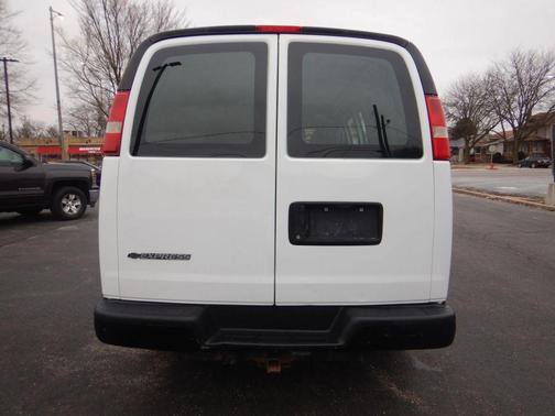 2009 Chevrolet Express 1500 Base