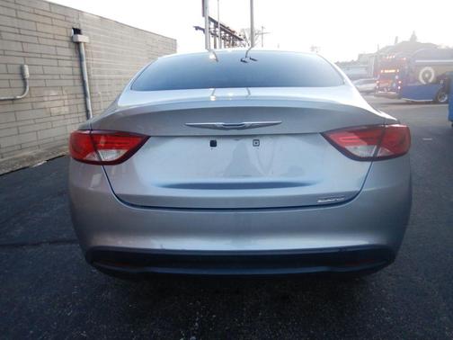 2015 Chrysler 200 LX